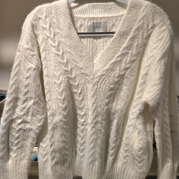 Lucky Brand Fuzzy Cable-knit V-neck Eyelash Sweater. Ivory Textured, Soft Knit. - Picture 4 of 5